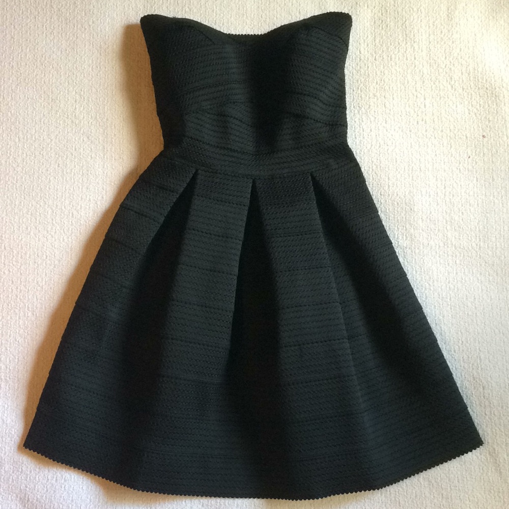 Express Strapless Stretchy Black Textured Dress XS - Picture 1 of 12